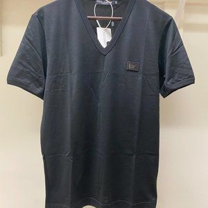 Dolce & Gabbana V-neck T-shirt Black with plaque mens IT 48 or Medium